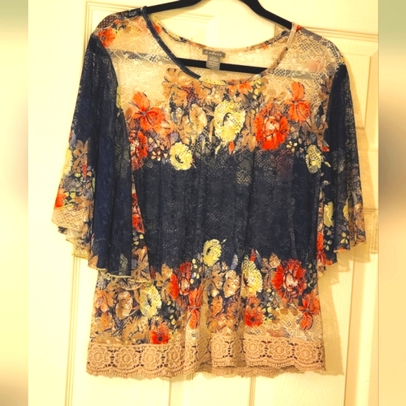 Sheer lace overlay top - Picture 1 of 1